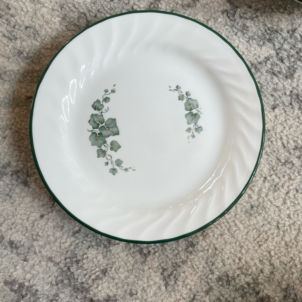Corelle Callaway Ivy Plates salad/ dessert set of 4 vintage Corning plates 7”
